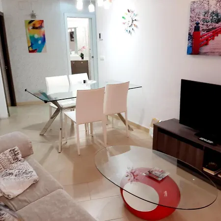 Modern Flat In Apartment *