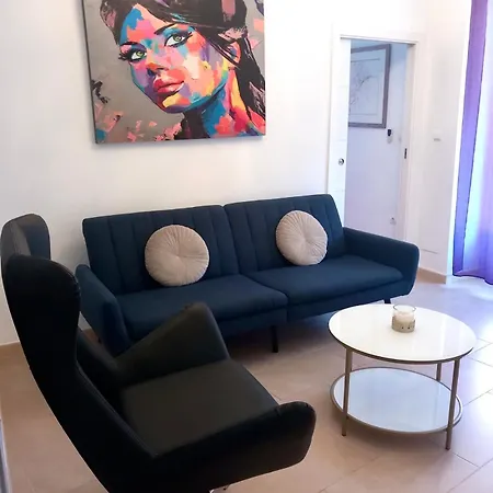 Modern Flat In Apartment *