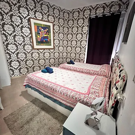 Modern Flat In Apartamento *