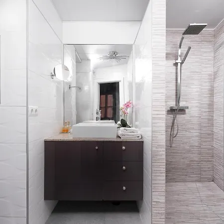Apartment Modern Flat In *