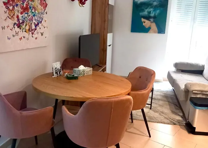 Apartamento Modern Flat In *